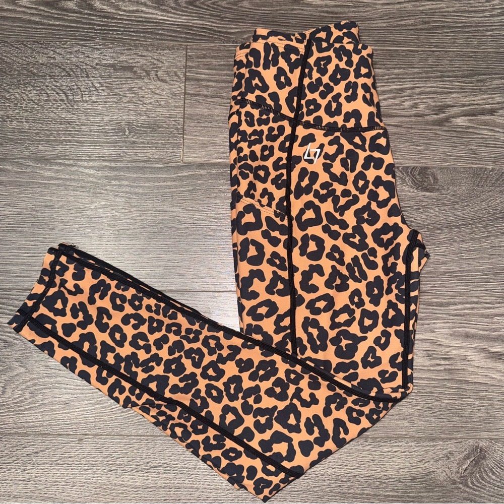 Cheetah Leggings‎ Women’s Small FITTIN Butt Lift Design 4 Pockets Hidden Pockets